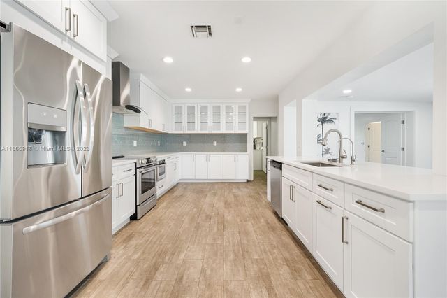 $962,000 | 2421 Northeast 45th Street, Lighthouse Point, FL 33064