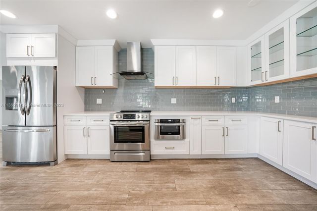 $962,000 | 2421 Northeast 45th Street, Lighthouse Point, FL 33064