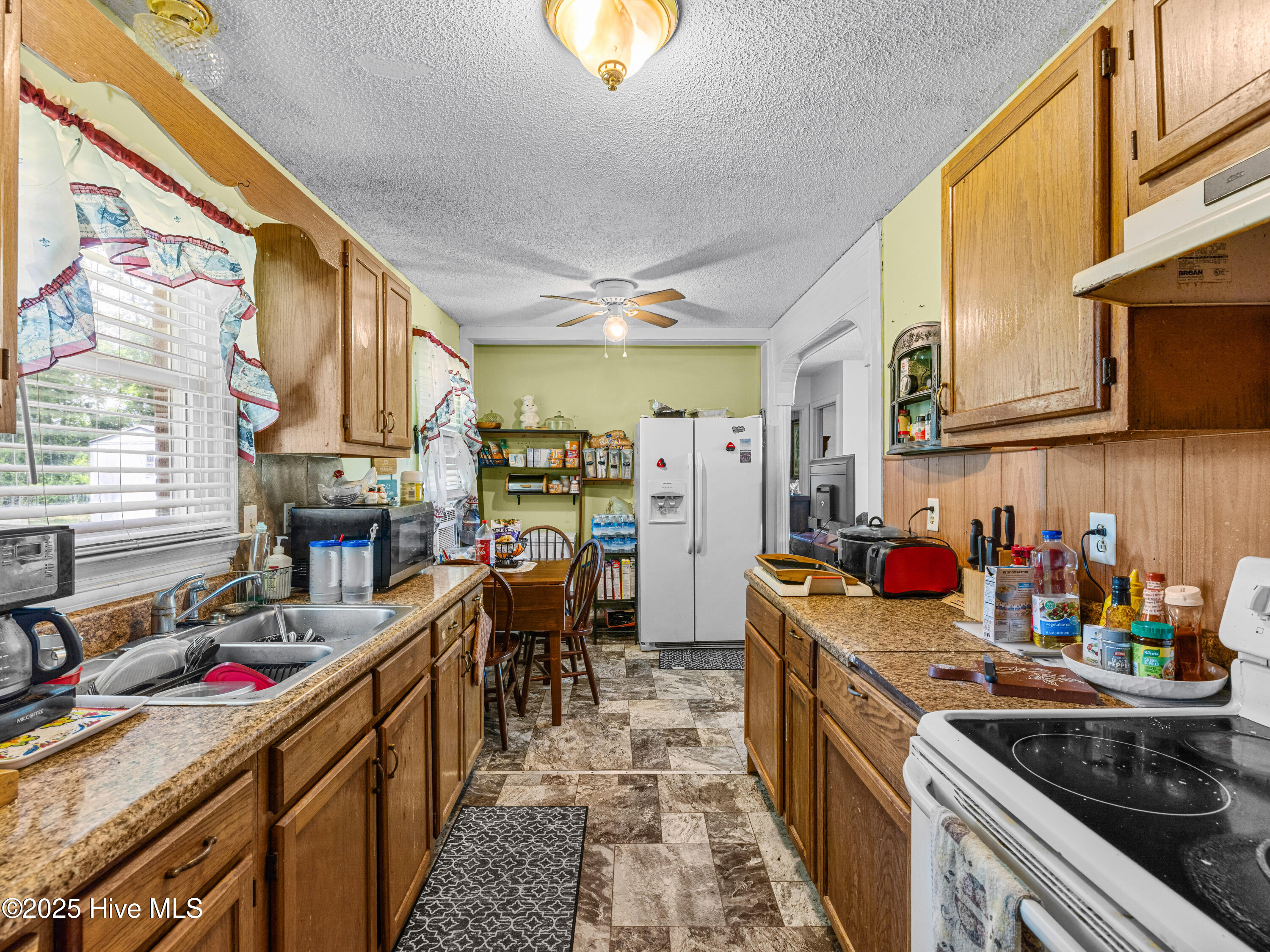 323 Alexander Rouse Road Kinston, NC 28504 - Photo 14 of 34 025A3489