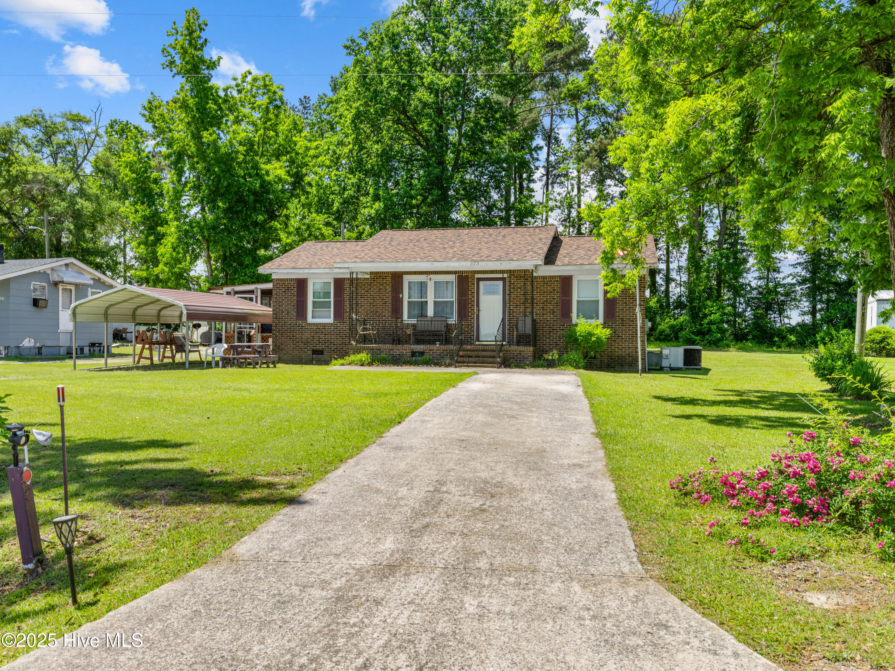 323 Alexander Rouse Road Kinston, NC 28504 - Photo 2 of 34 025A3453