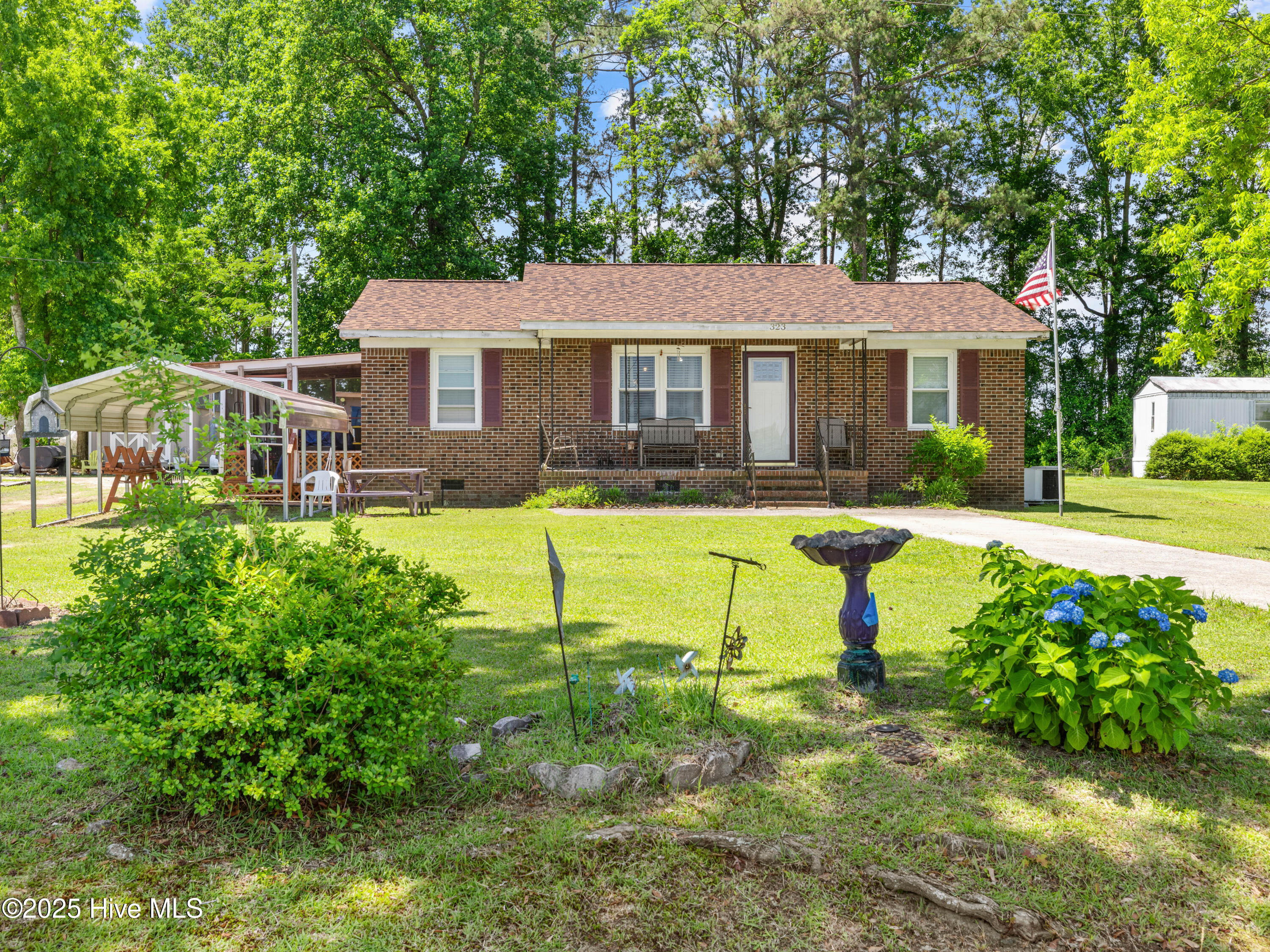 323 Alexander Rouse Road Kinston, NC 28504 - Photo 3 of 34 025A3455