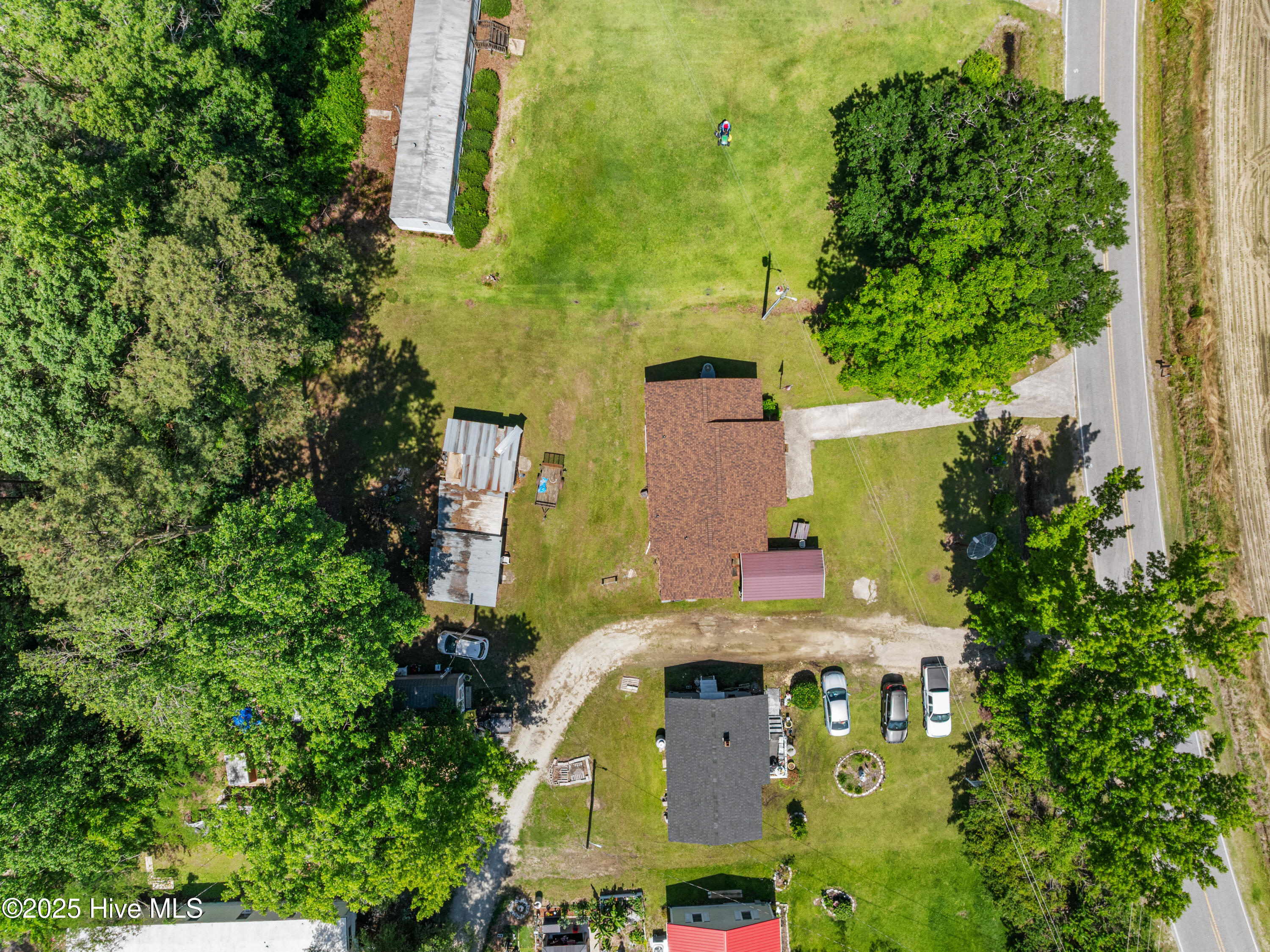 323 Alexander Rouse Road Kinston, NC 28504 - Photo 31 of 34 DJI_20250519113807_0008_D