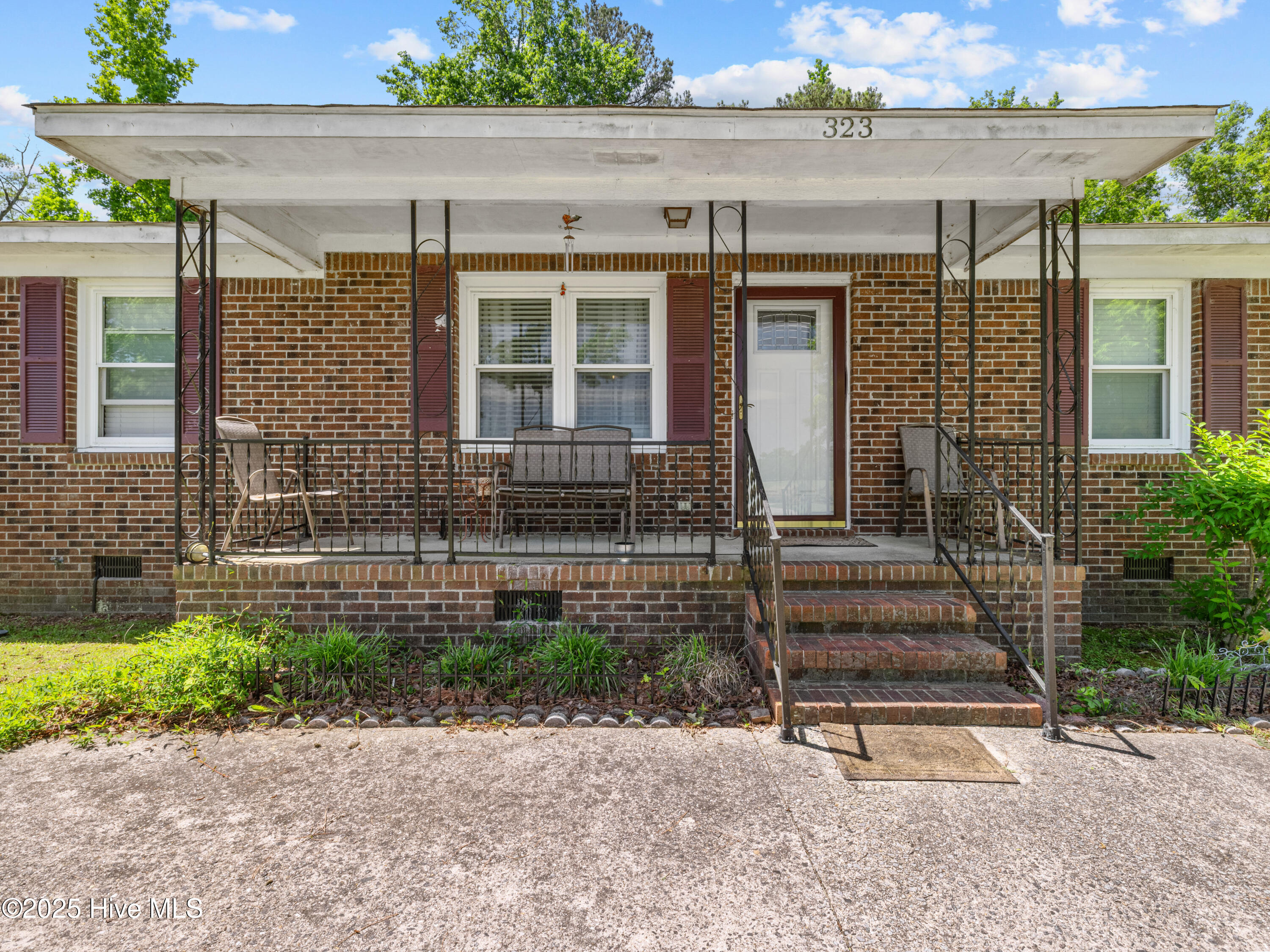 323 Alexander Rouse Road Kinston, NC 28504 - Photo 5 of 34 025A3462