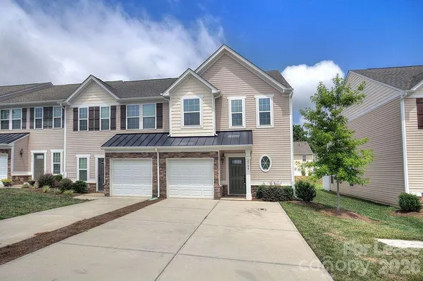 $1,850 | 2704 Silverthorn Drive, Charlotte, NC 28273