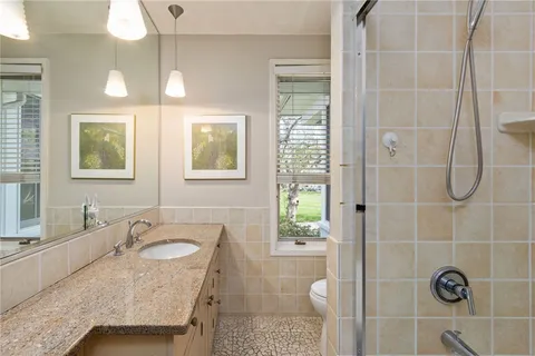 $1,750,000 | 40 Little Harbor Road, Tiverton, RI 02878