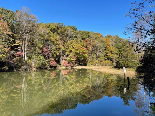 a view of a lake with houses