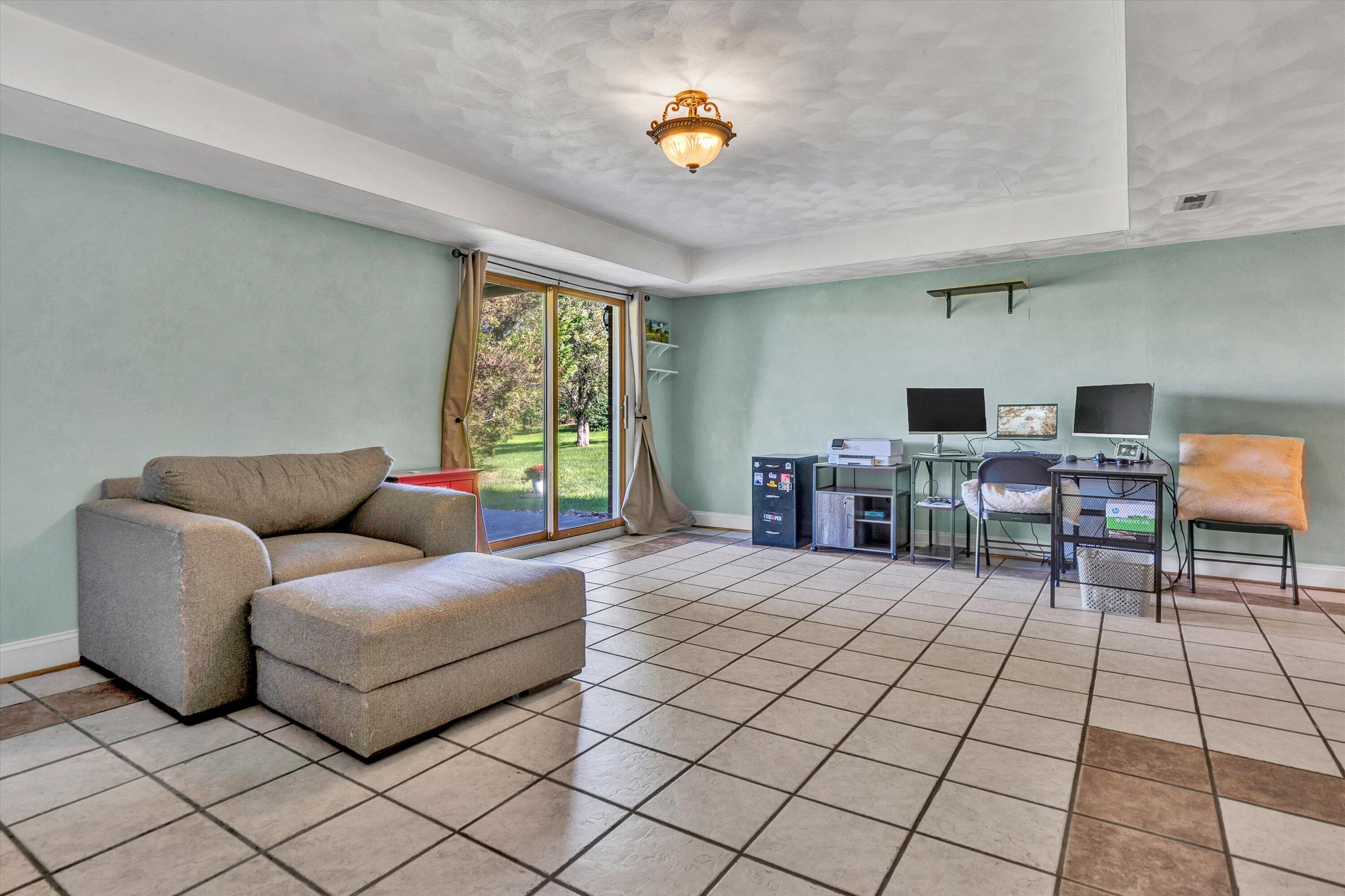 113 Aftons Meadow Road Vinton, VA 24179 - Photo 24 of 36 Family Room Leading to Patio
