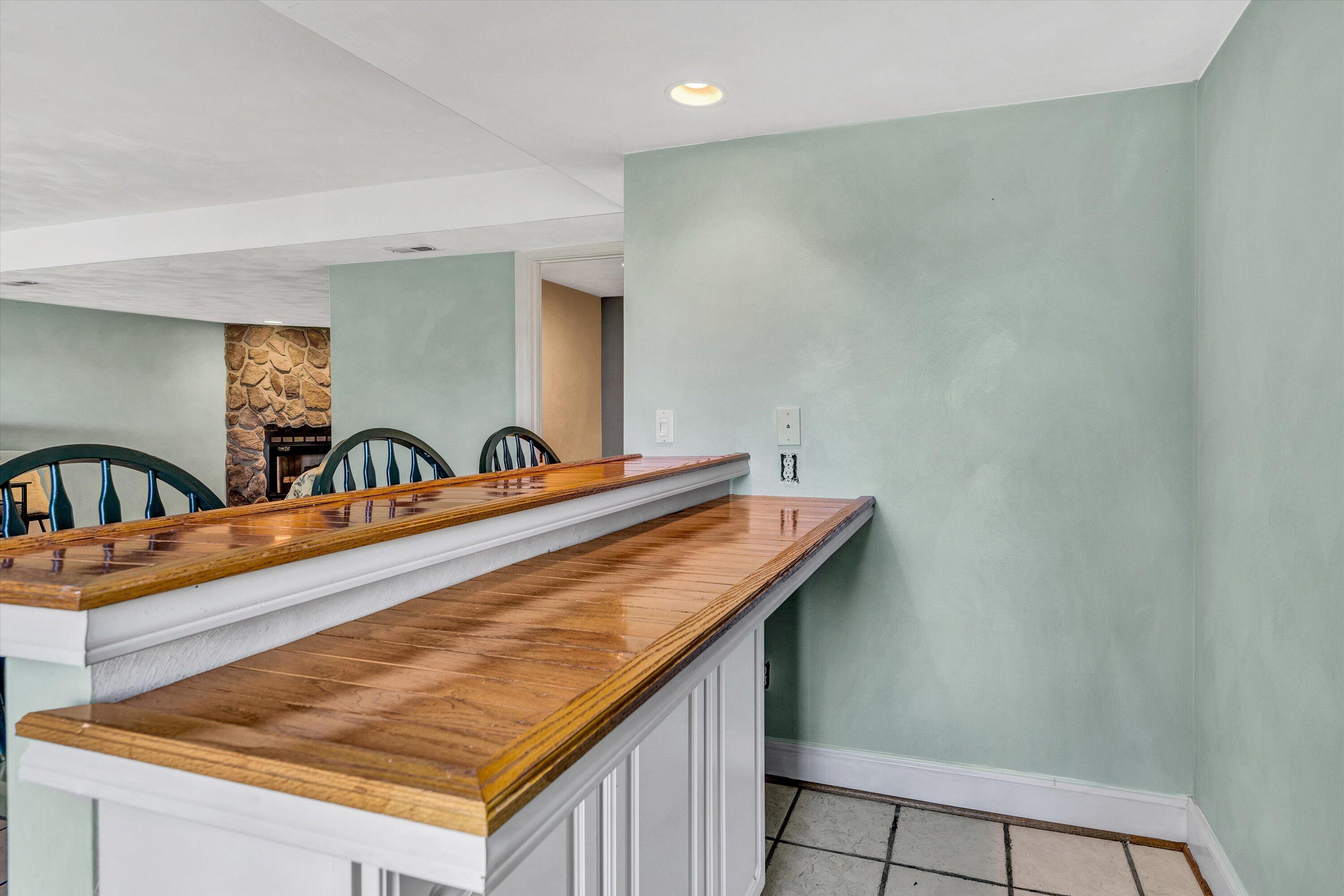 113 Aftons Meadow Road Vinton, VA 24179 - Photo 25 of 36 Bar Area