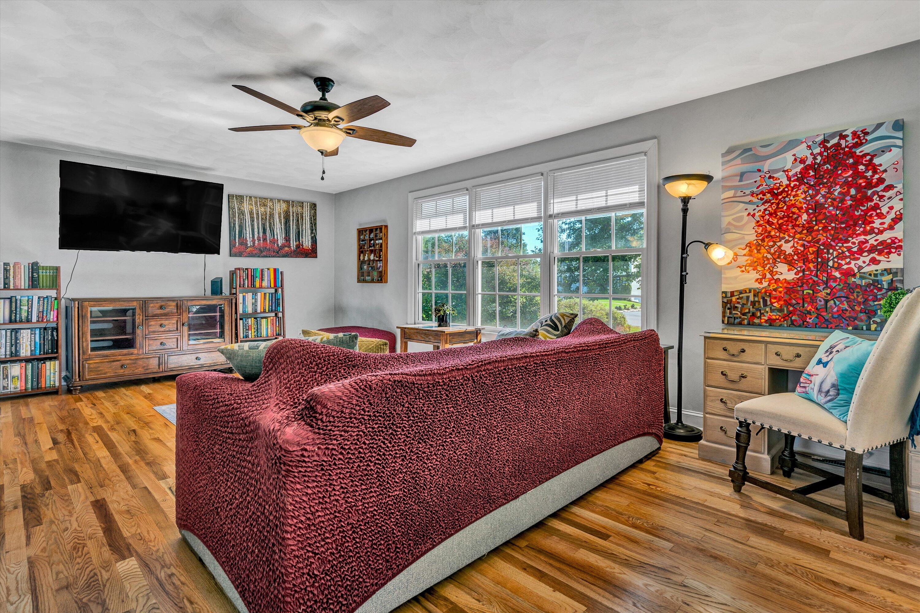 113 Aftons Meadow Road Vinton, VA 24179 - Photo 6 of 36 Spacious Living Room