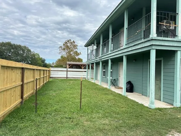 $750 | 11226 West Jacinto Drive, Unit A2, Houston, TX 77044