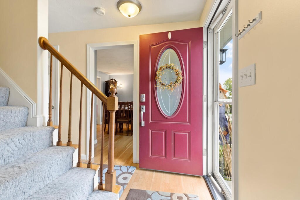 25 Hillcrest Road Marlborough, MA 01752 - Photo 2 of 28 Gallery Image 2