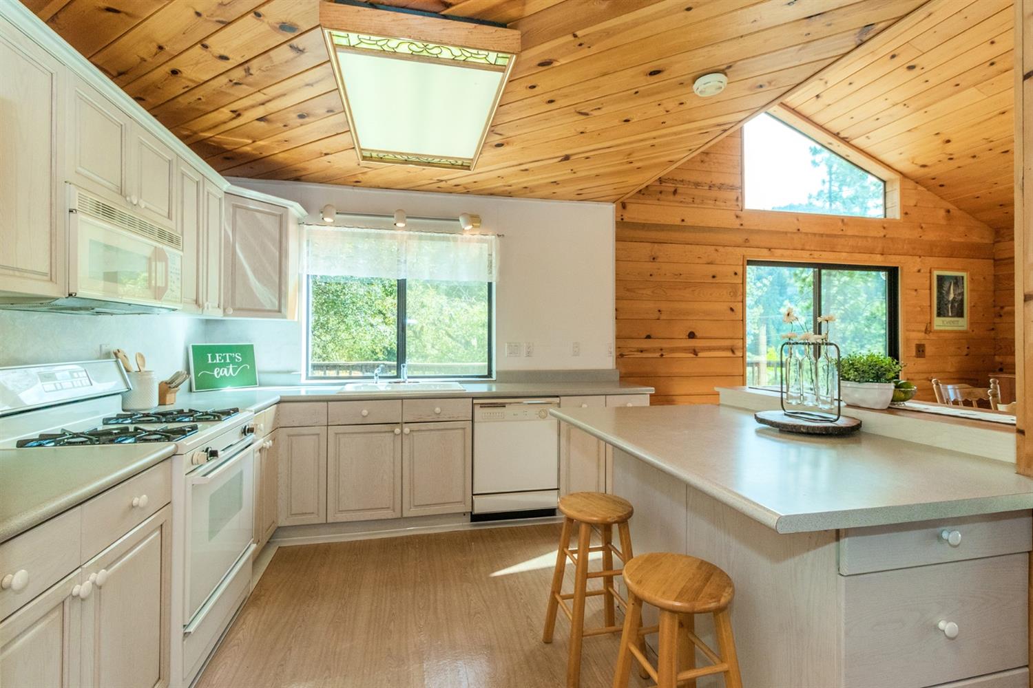 2356 Parmabelle Road Mariposa, CA 95338 - Photo 9 of 28 Gallery Image 9