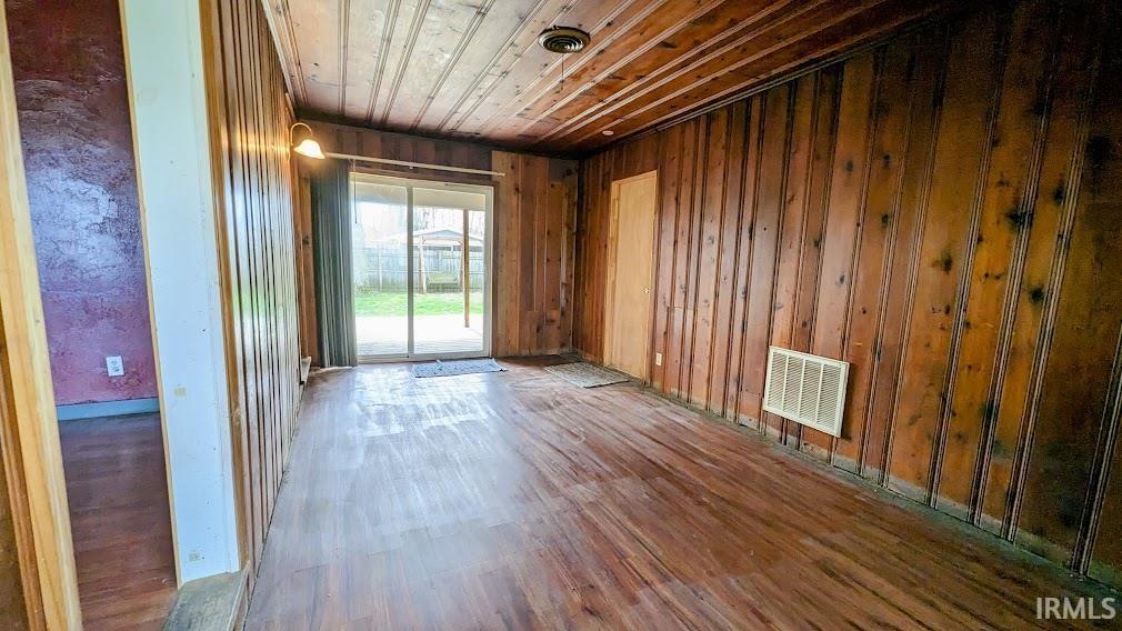 8668 East Chicago Road New Carlisle, IN 46552 - Photo 3 of 19 Gallery Image 3