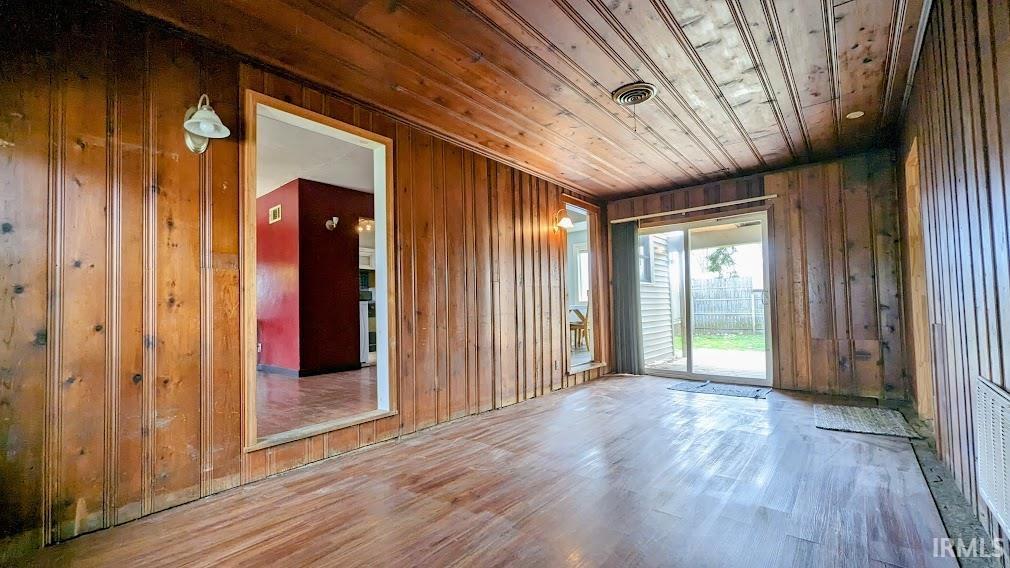 8668 East Chicago Road New Carlisle, IN 46552 - Photo 4 of 19 Gallery Image 4