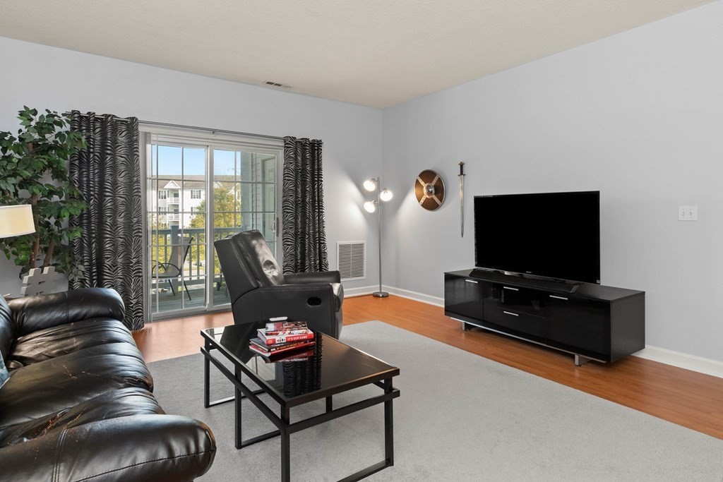 21 Hampshire Road, Unit 316 Methuen, MA 01844 - Photo 8 of 28 Gallery Image 8
