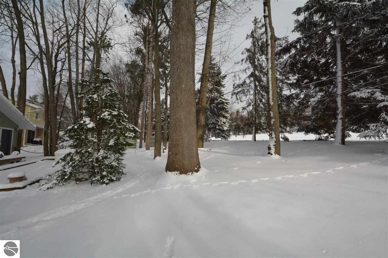 610 Bloomfield Road Traverse City, MI 49686 - Photo 54 of 56 1797226-53.JPG