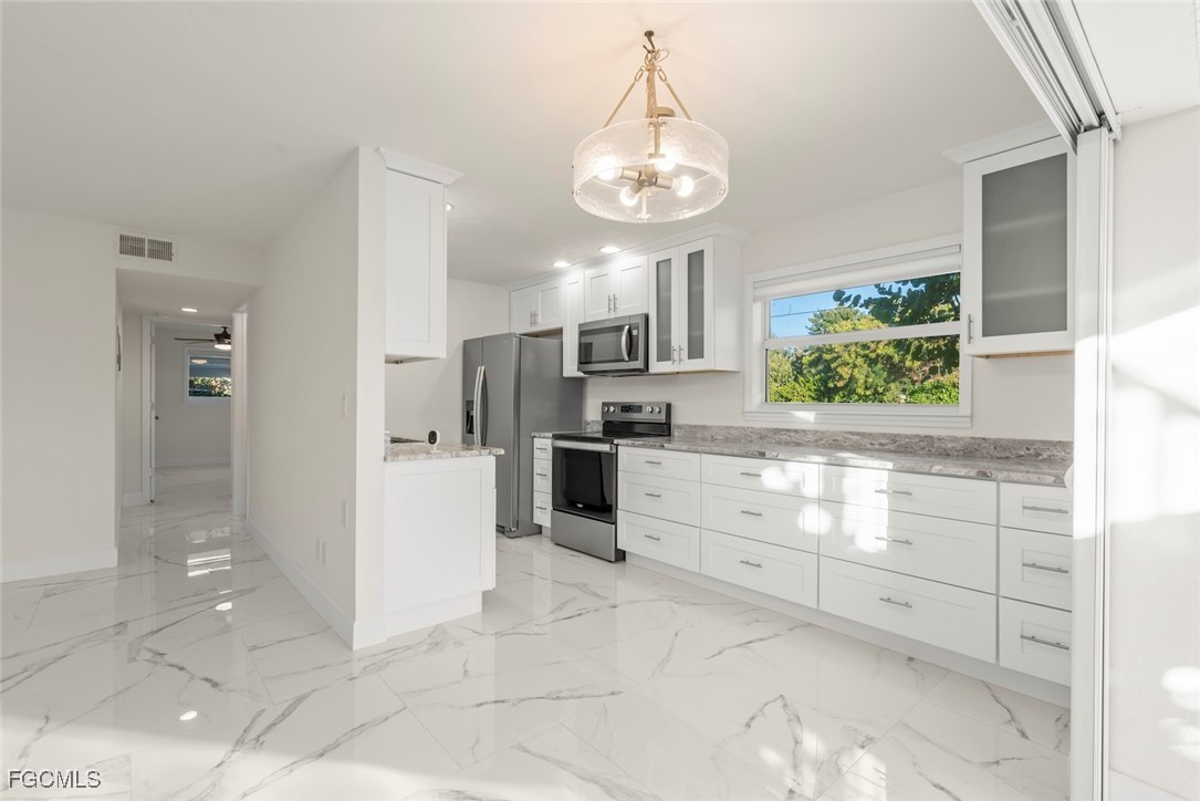 561 Periwinkle Way, Unit E4 Sanibel, FL 33957 - Photo 6 of 32