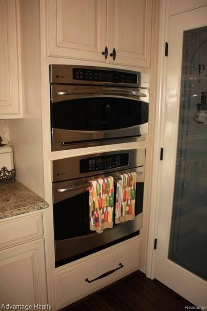 16048 Moore Park Road Macomb, MI 48044 - Photo 25 of 58 IMG_0547.JPG
