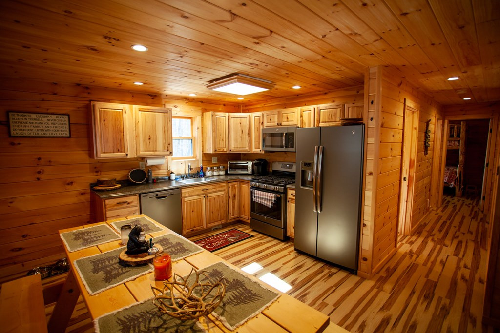 23 Mohawk Path Jay, NY 12941 - Photo 7 of 19 Gallery Image 7