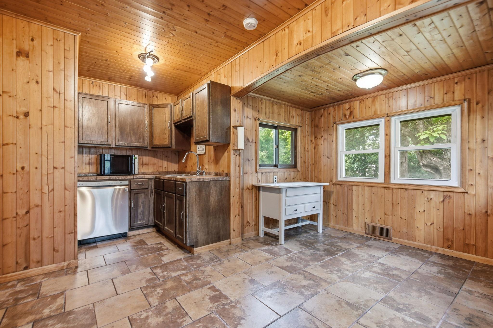 402 Stewart Road Willernie, MN 55090 - Photo 18 of 38