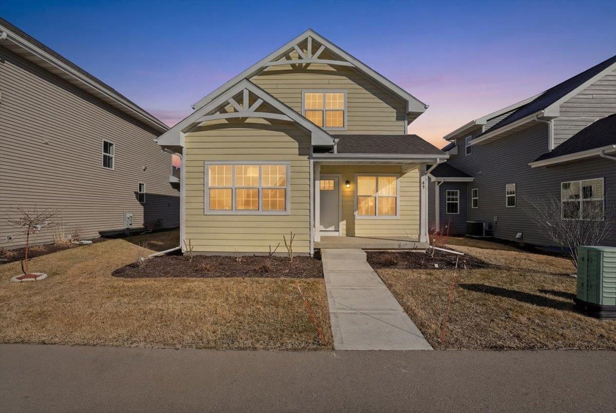 43 Windflower Way Mount Horeb, WI 53572 - Photo 2 of 42