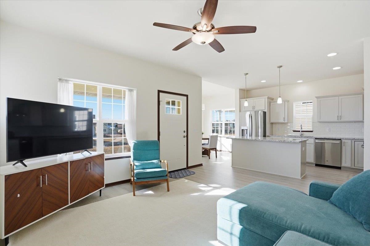 43 Windflower Way Mount Horeb, WI 53572 - Photo 3 of 42