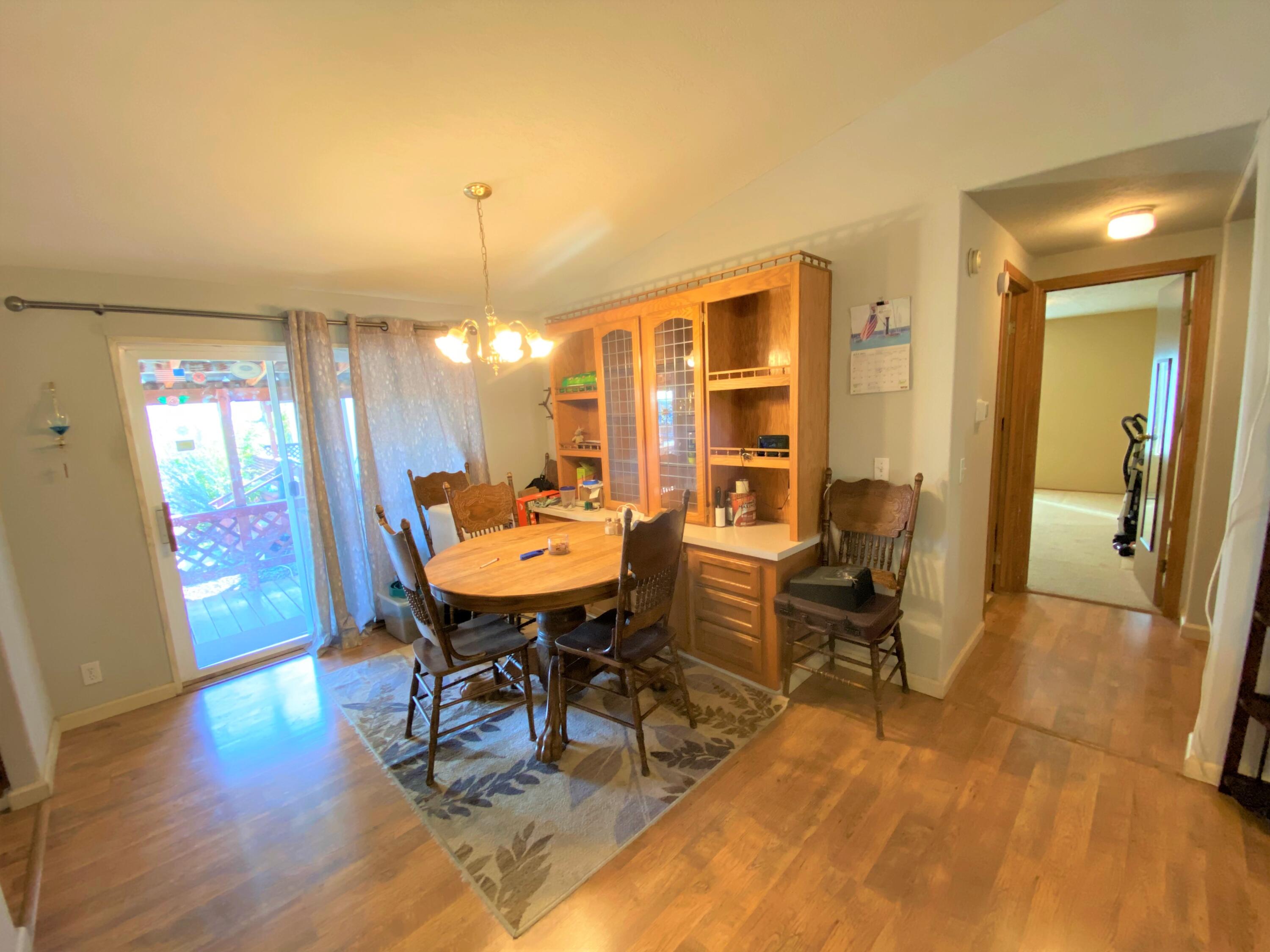 4035 Dodge Road White City, OR 97503 - Photo 18 of 34 Dining Room