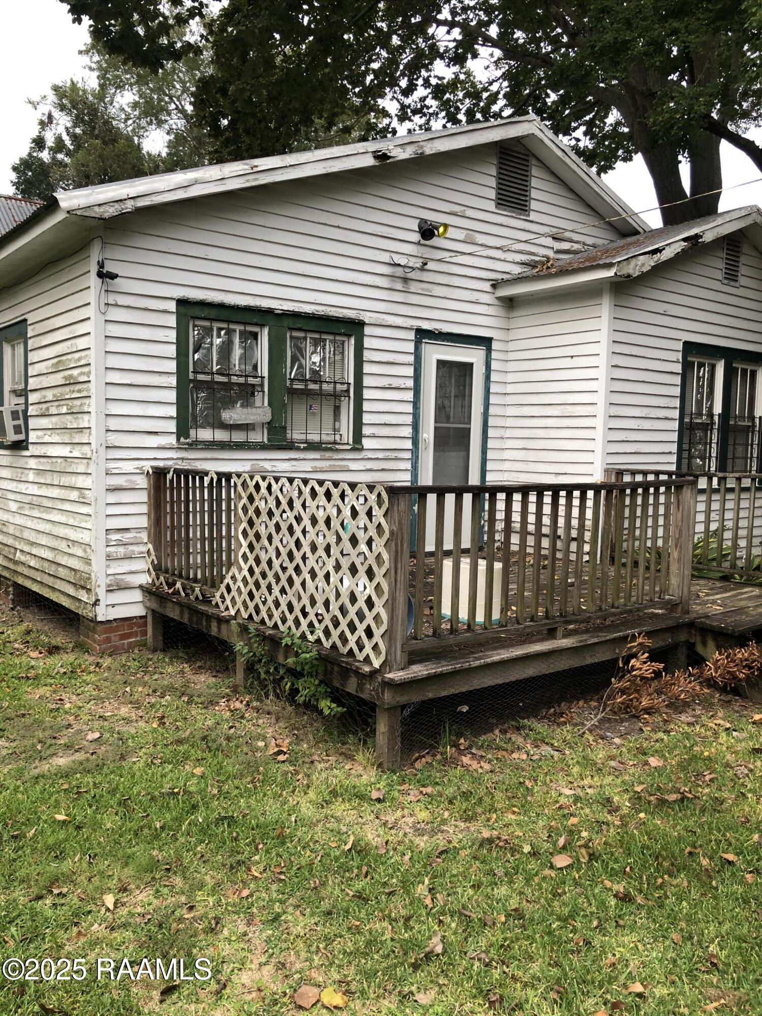 813 Agnes Street New Iberia, LA 70560 - Photo 9 of 10 Back