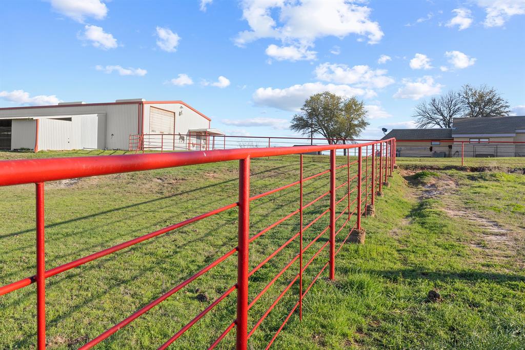 304 Scarlett Road Weatherford, TX 76087 - Photo 17 of 32