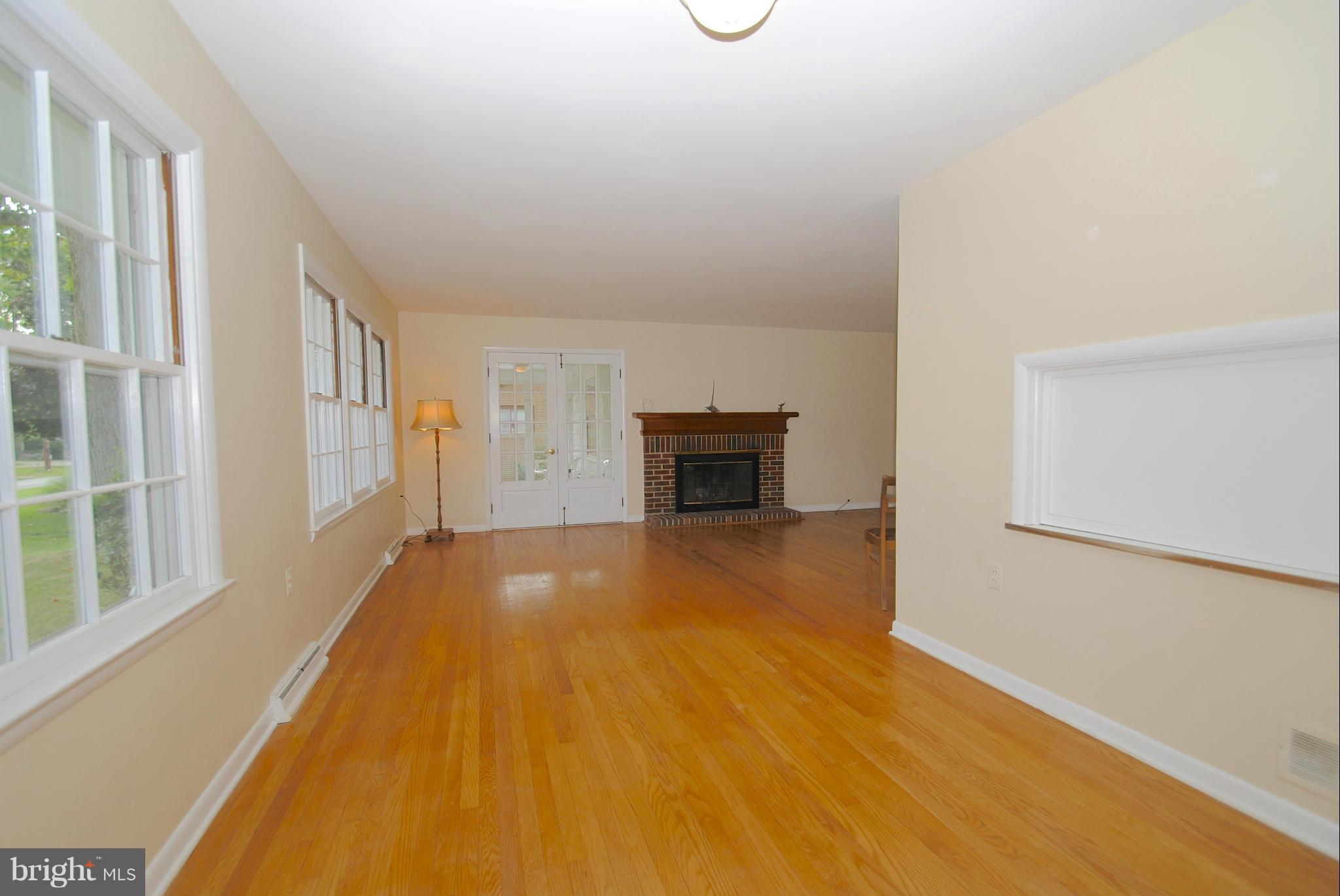 2024 Chesapeake Road Annapolis, MD 21409 - Photo 4 of 19 Interior (General)