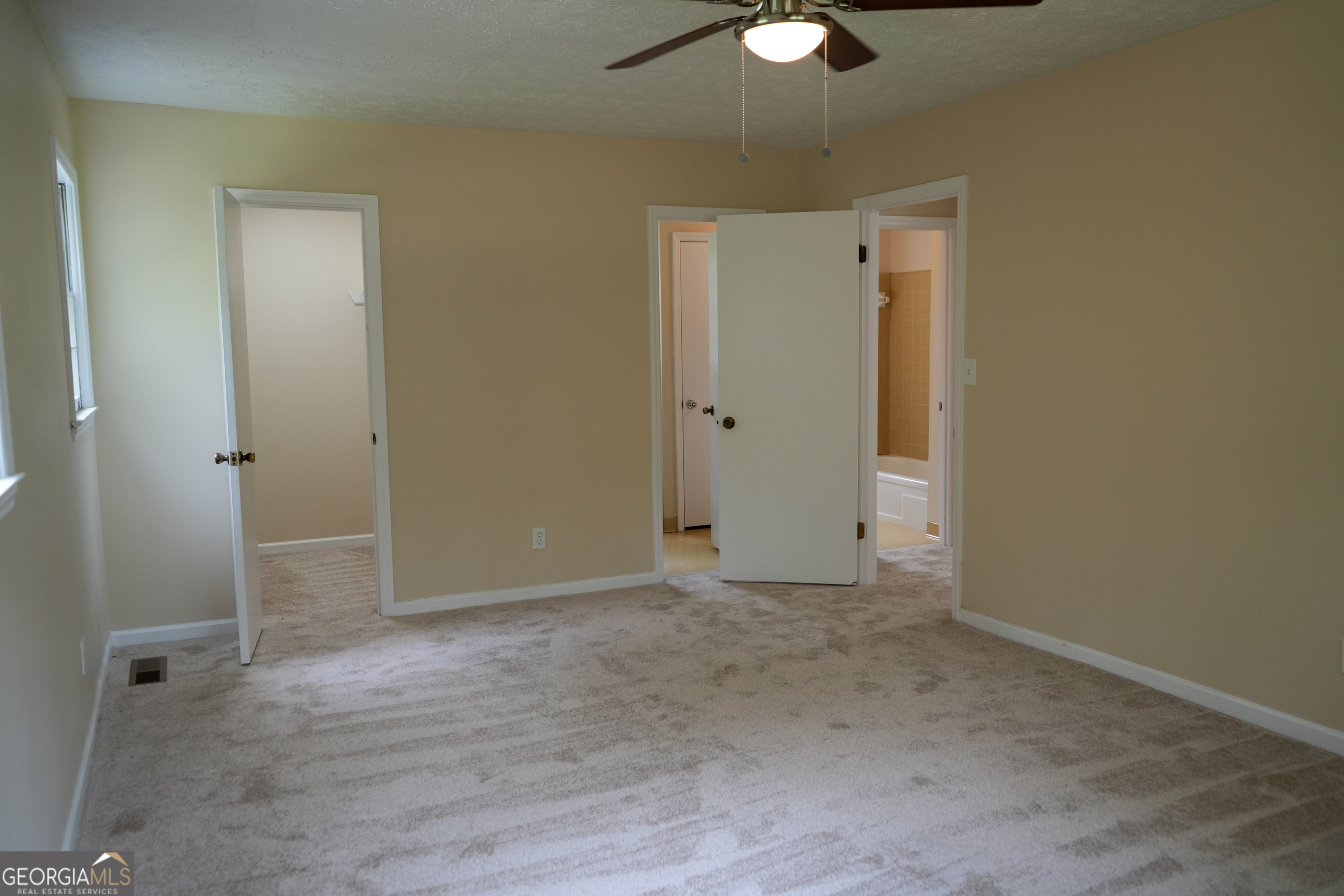 1869 Minter Blue Springs Road Rockledge, GA 30454 - Photo 33 of 45 a view of an empty room