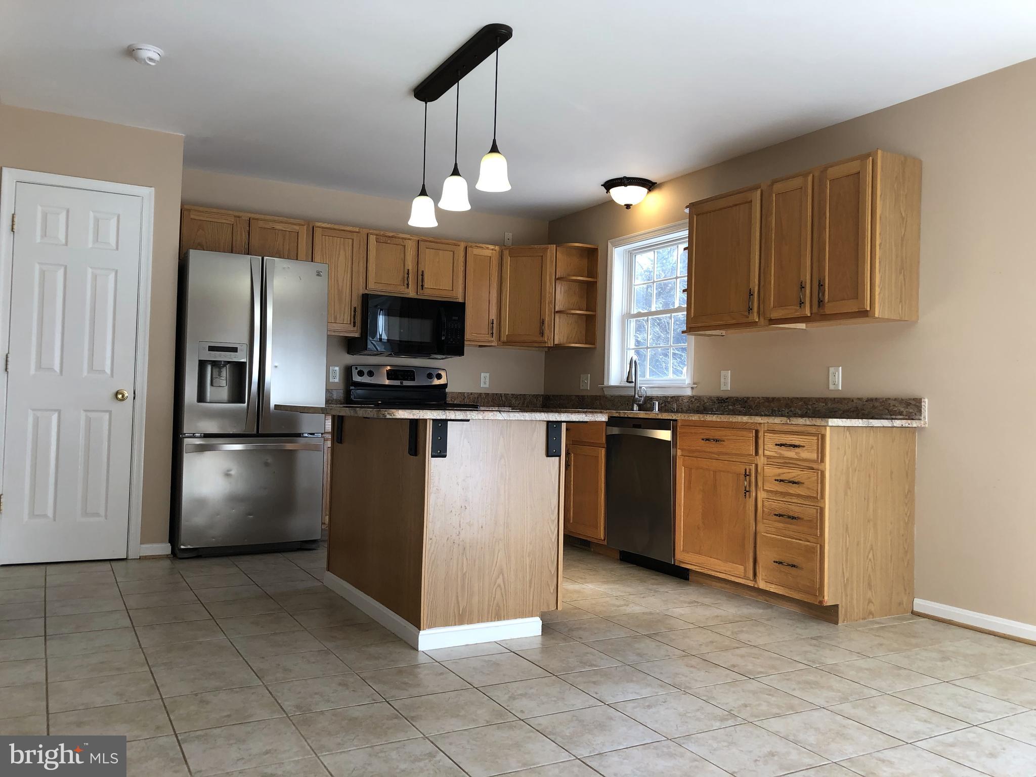 393 Decatur Road Stafford, VA 22554 - Photo 7 of 34