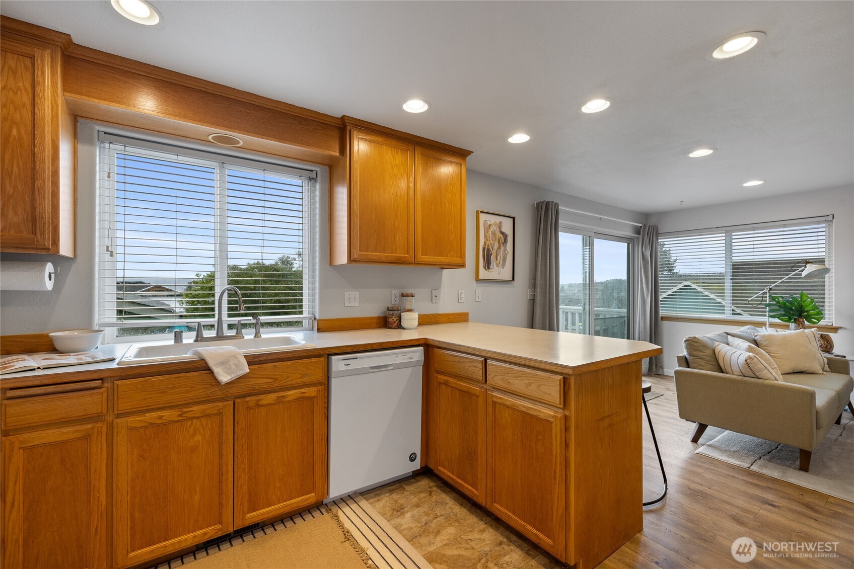 2411 East 13th Street Bremerton, WA 98310 - Photo 12 of 39