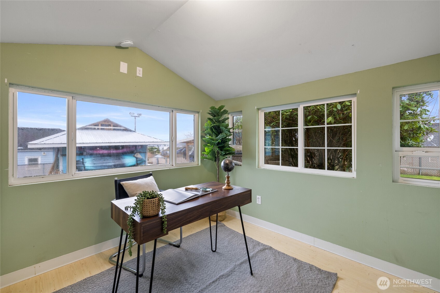 2411 East 13th Street Bremerton, WA 98310 - Photo 26 of 39