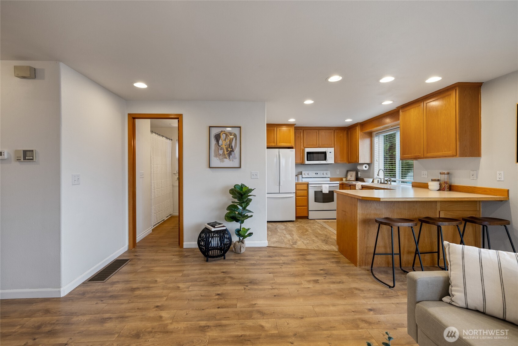 2411 East 13th Street Bremerton, WA 98310 - Photo 8 of 39