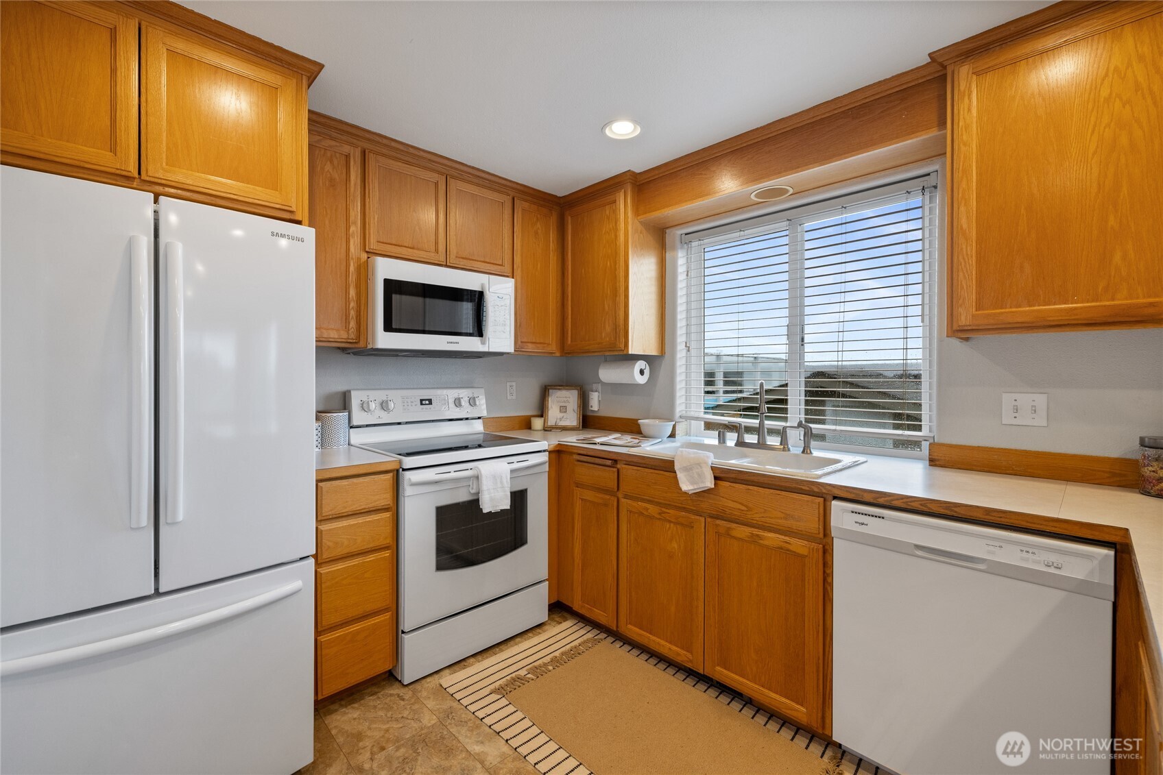 2411 East 13th Street Bremerton, WA 98310 - Photo 10 of 39