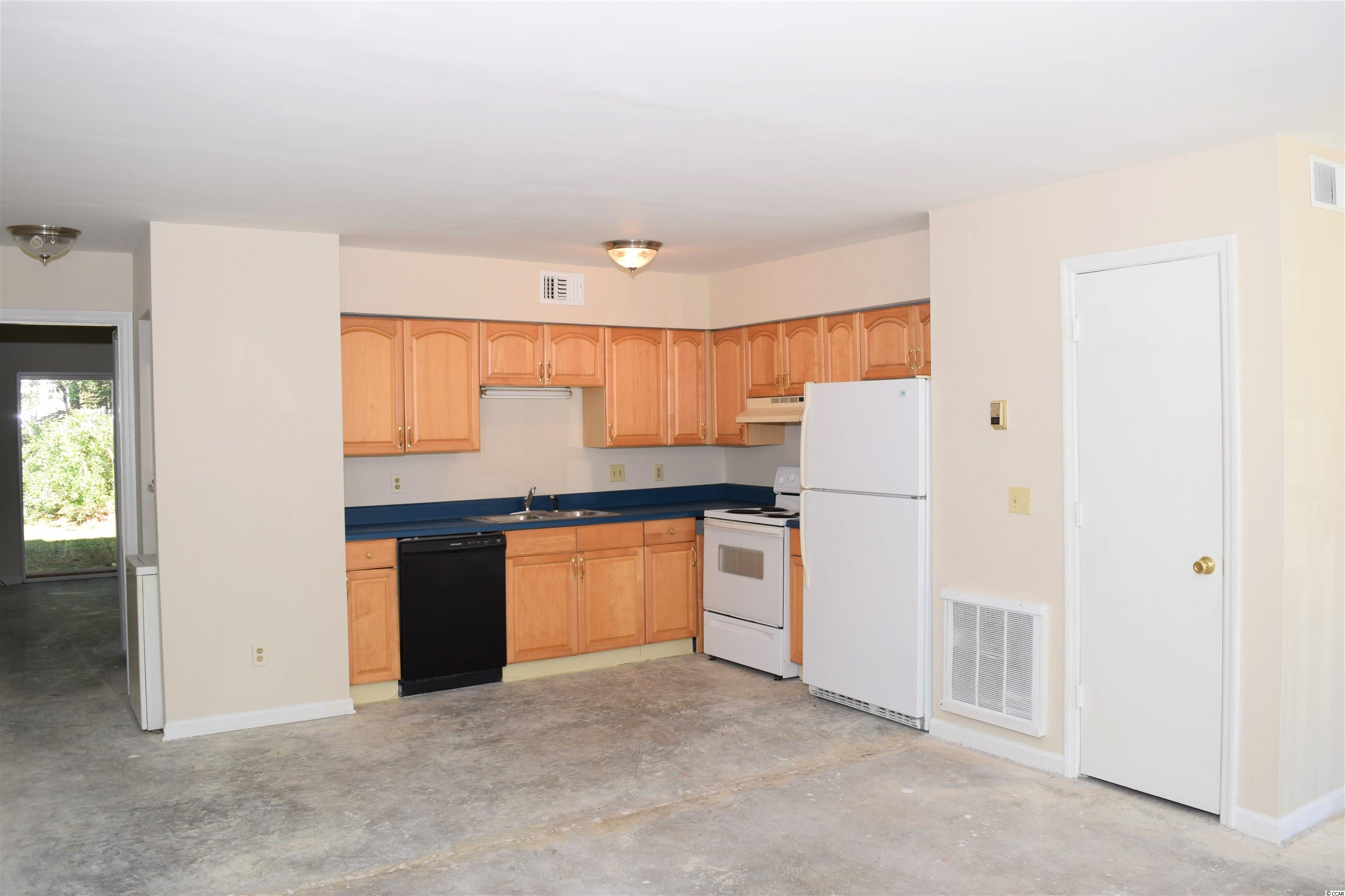 109 Cambridge Circle, Unit E4 Murrells Inlet, SC 29576 - Photo 2 of 11 Gallery Image 2
