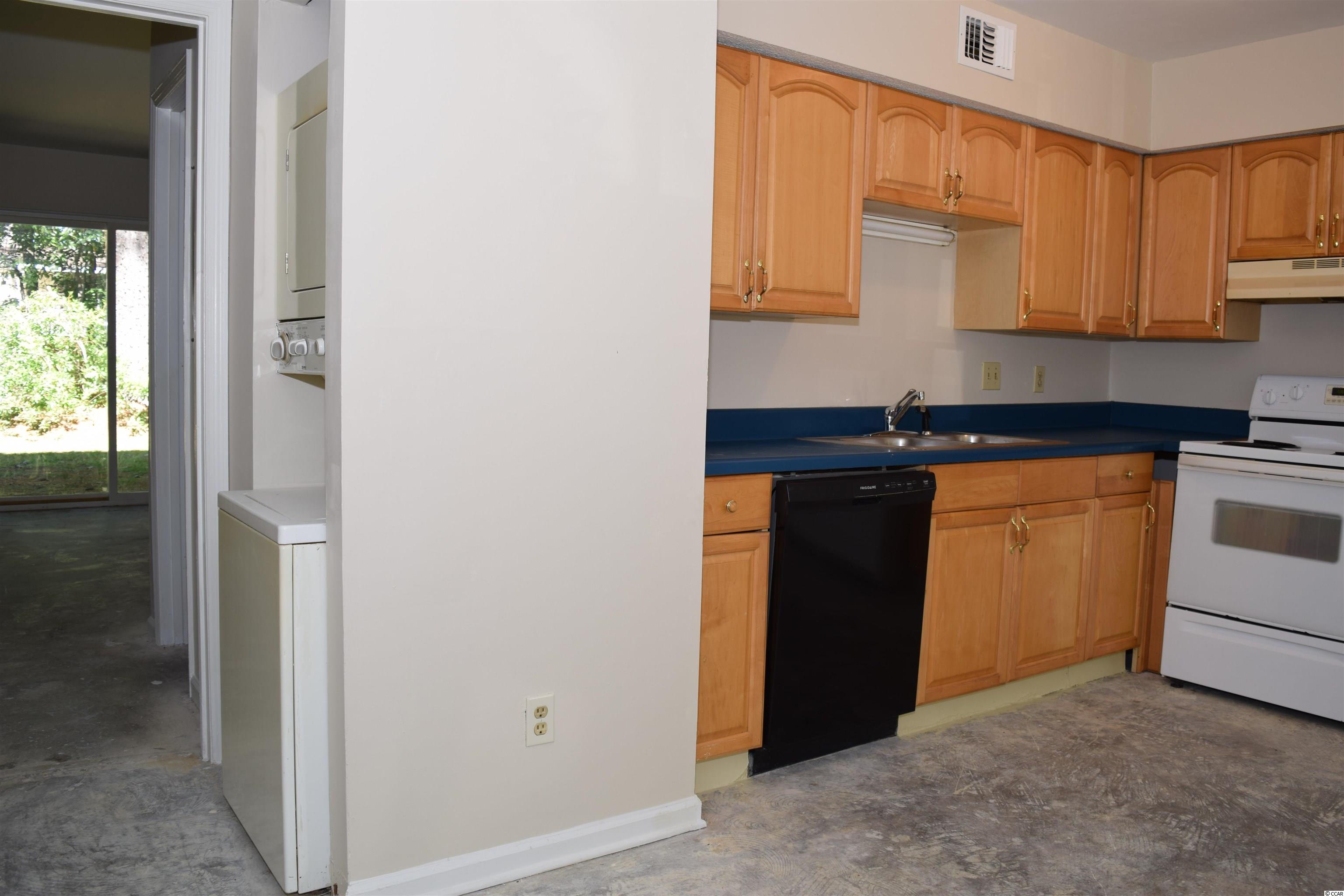 109 Cambridge Circle, Unit E4 Murrells Inlet, SC 29576 - Photo 3 of 11 Gallery Image 3