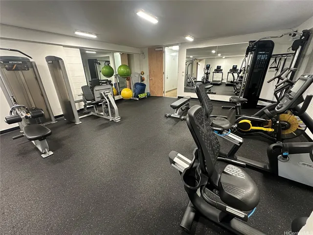 $1,800 | 1630 Liholiho Street, Unit 2406, Honolulu, HI 96822