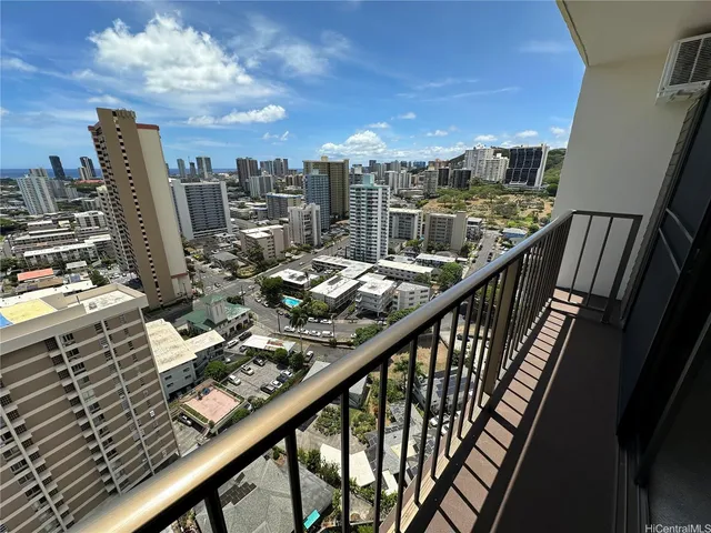 $1,800 | 1630 Liholiho Street, Unit 2406, Honolulu, HI 96822