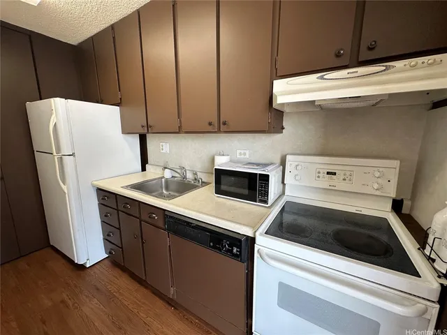 $1,800 | 1630 Liholiho Street, Unit 2406, Honolulu, HI 96822