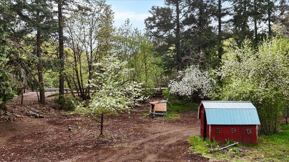 9020 Elk Creek Road Trail, OR 97541 - Photo 8 of 32 6