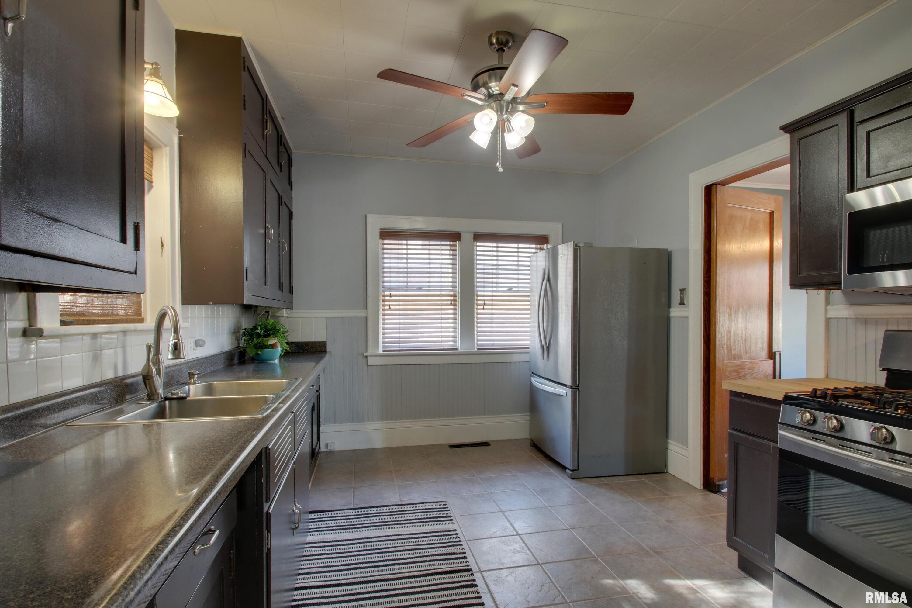 2308 Vermont Street Quincy, IL 62301 - Photo 11 of 27