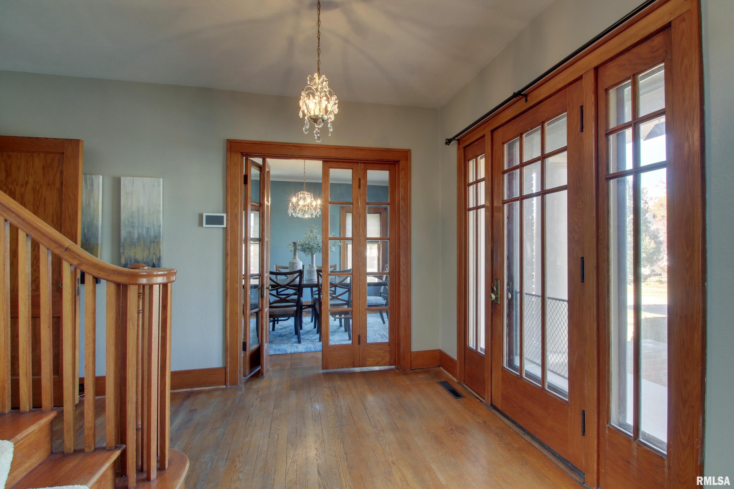 2308 Vermont Street Quincy, IL 62301 - Photo 2 of 27