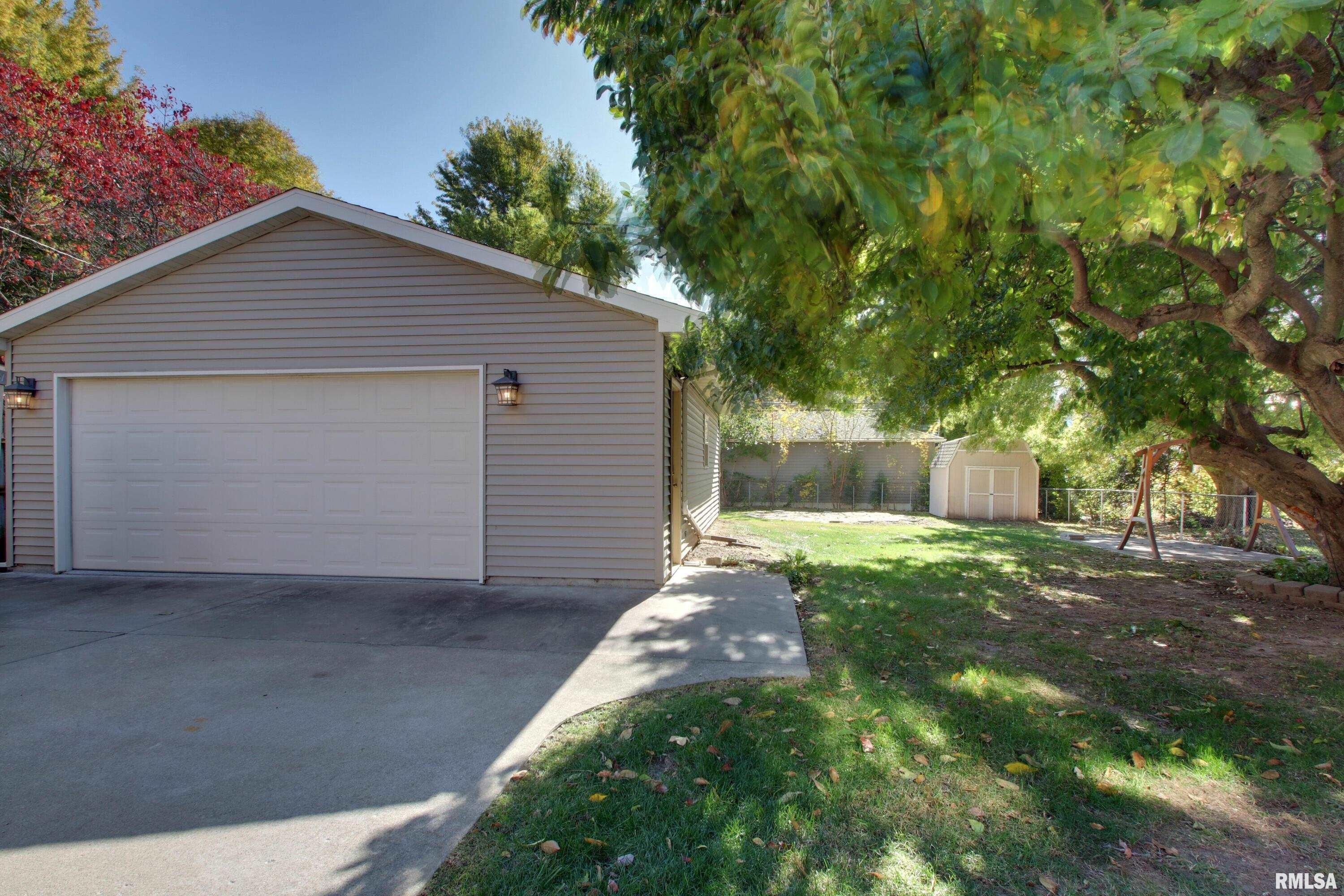 2308 Vermont Street Quincy, IL 62301 - Photo 25 of 27