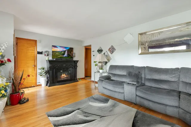 $154,400 | 14520 South Parnell Avenue, Riverdale, IL 60827