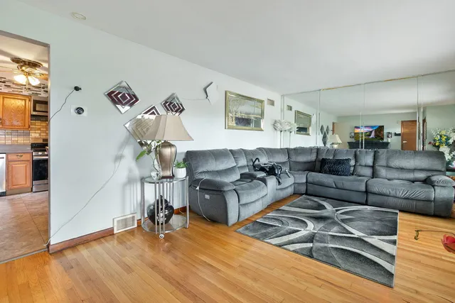 $154,400 | 14520 South Parnell Avenue, Riverdale, IL 60827