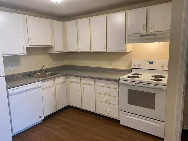 $2,085 | 95 Powers Street, Unit 41, Milford, NH 03055