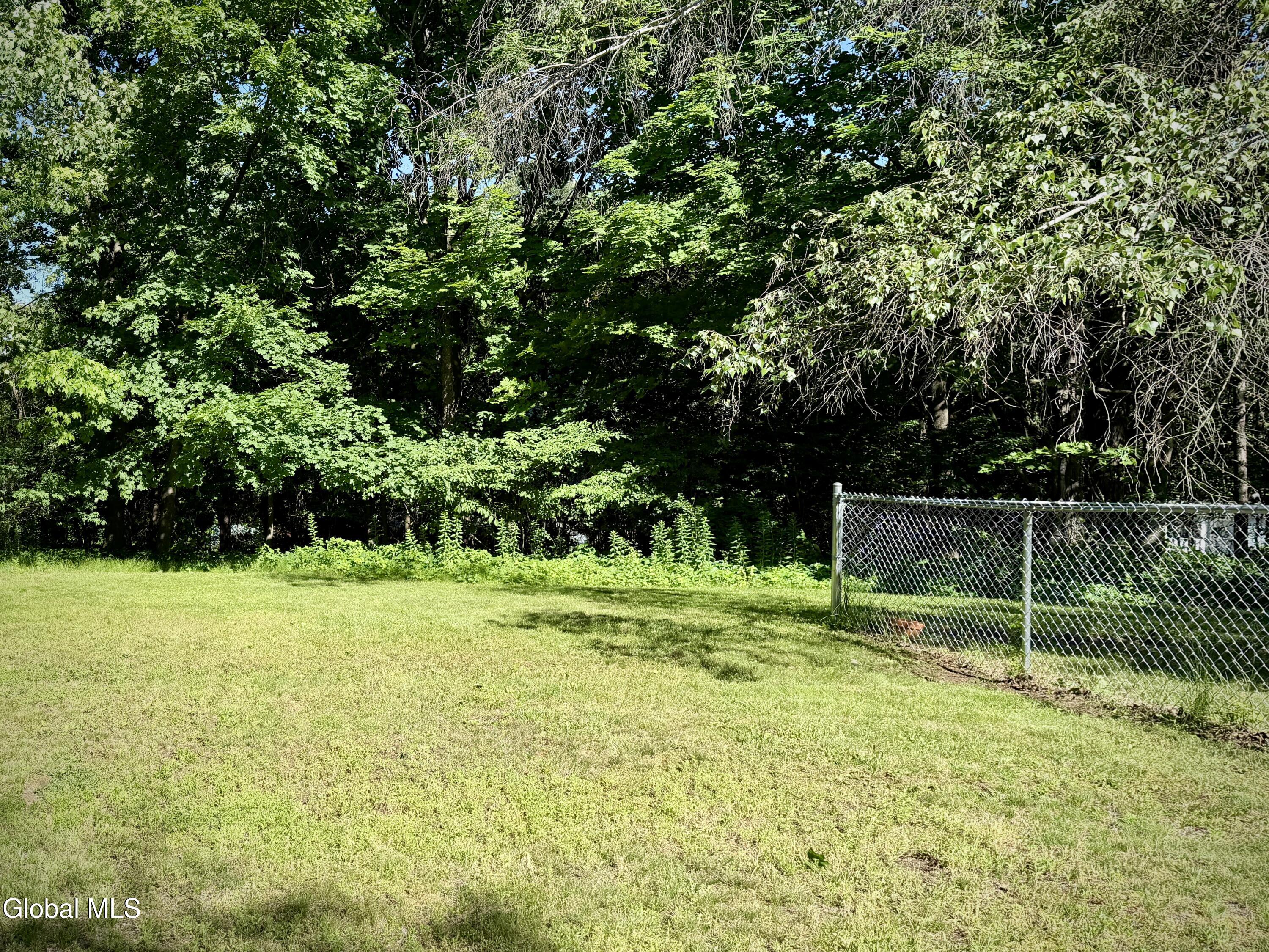 1278 Hawthorn Road Niskayuna, NY 12309 - Photo 25 of 33 22