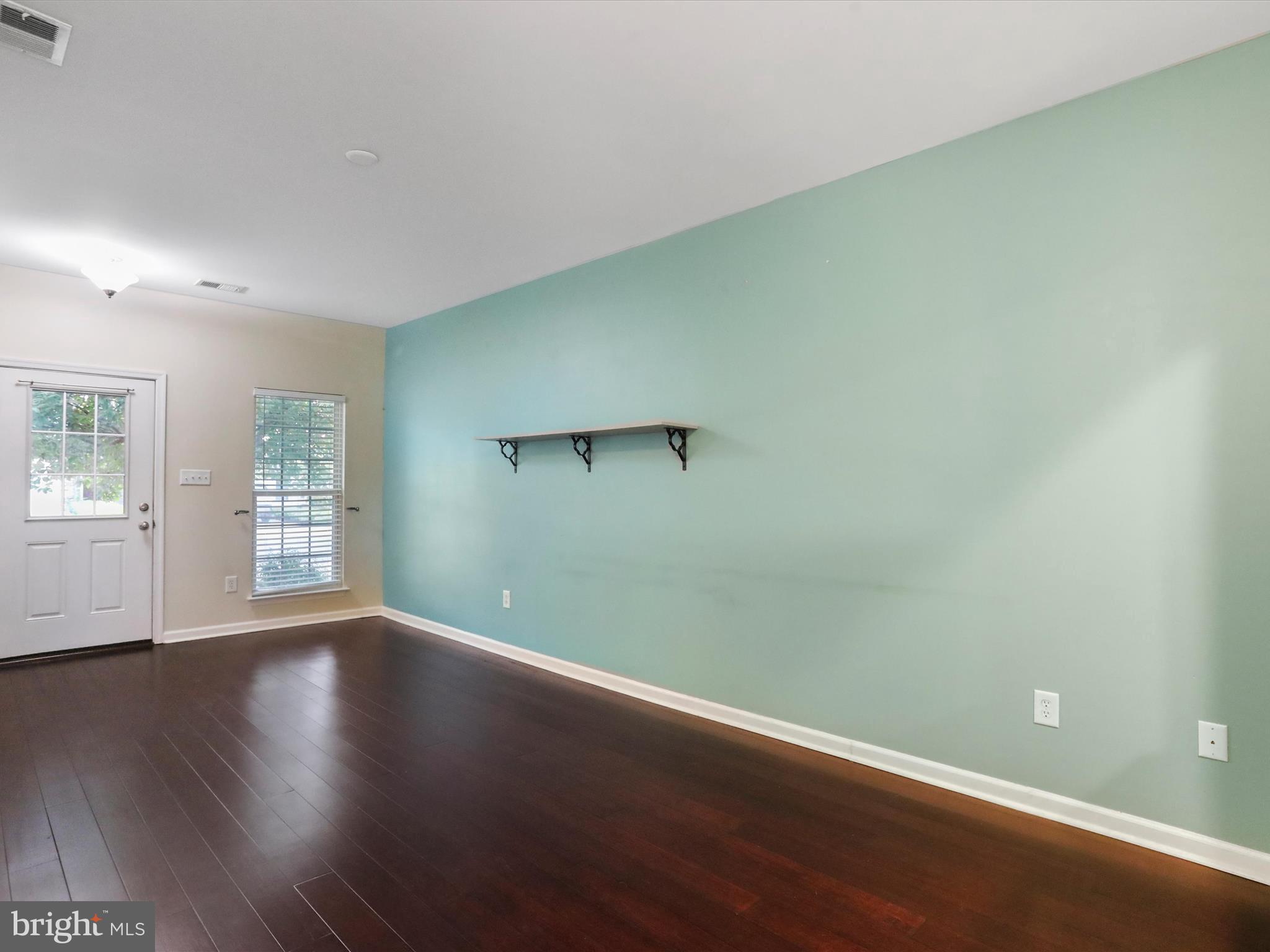 53 Ran Rue Drive Martinsburg, WV 25403 - Photo 11 of 38 Living Room